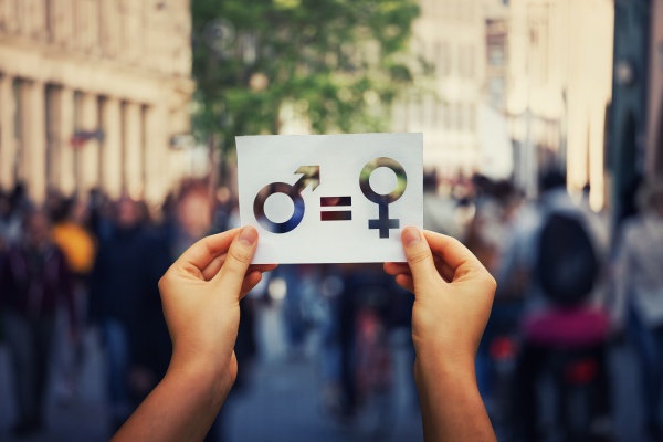 最も男女間格差が低い国はどこ? 最新ランキングを紹介