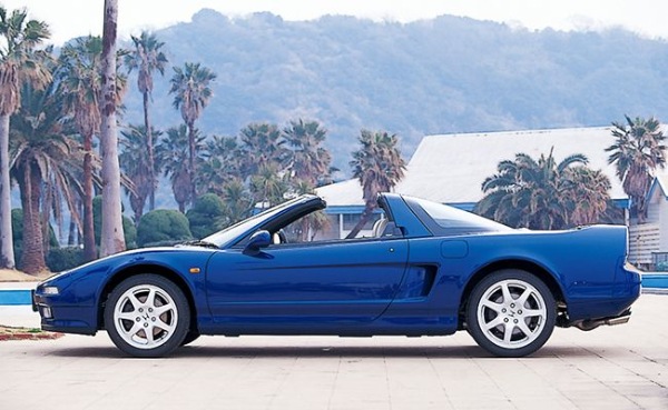 「名車購入ミニガイド付き」圧倒的な速さと品質。NSXは世界のスーパースポーツに衝撃を与えた!