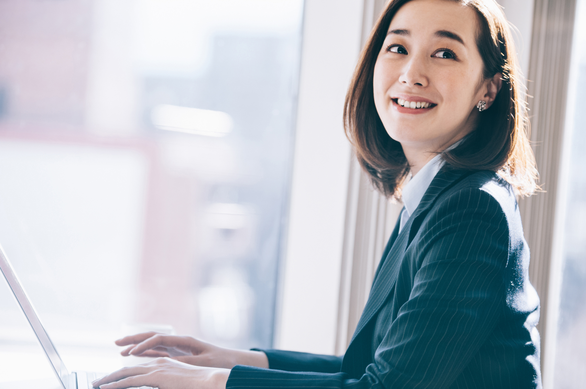 女性