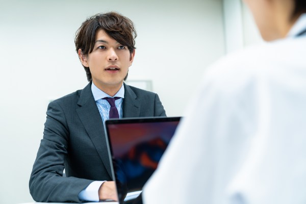 MR,年収,文系,医療系,高収入,転職,無資格