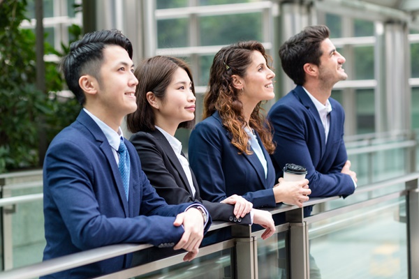 日系企業,外資企業,年収3,000万超