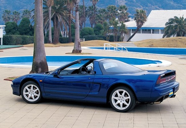 「名車購入ミニガイド付き」圧倒的な速さと品質。NSXは世界のスーパースポーツに衝撃を与えた!